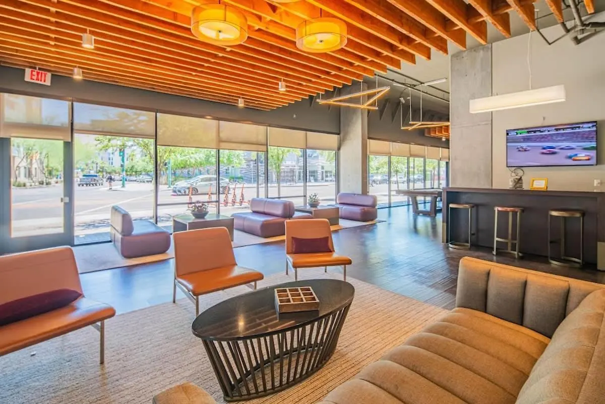 フェニックスUnique 1Bd - Dt Phx - Parking, Gym, Pool - Sleeps 6アパートメント フェニックス